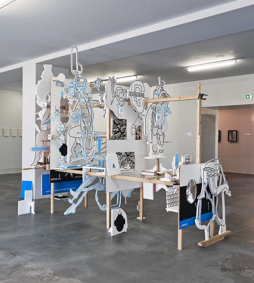 site-specific installation von Hannes Kater: "Das dunkle Loch im Mund der Sonne" (2022) - Zeichnung im Raum; für einen Raum im Zentrum für Aktuelle Kunst, Berlin-Spandau