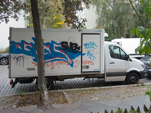 Hannes Kater - Mit Graffiti besprühter LKW, fotografiert in Berlin, Wedding 